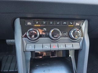 Skoda Karoq 1,5TSI DSG 4*J.Gar/aAHK/Kamera/Kessy/Winterp.  ** - bilder 19
