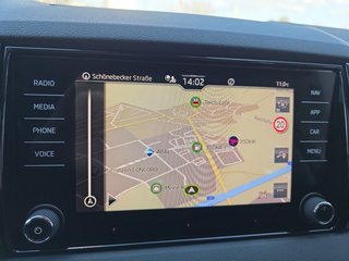 Skoda Karoq 1,5TSI DSG aAHK/Navi/Kamera/LED/ACC/Winterp.   ** - bilder 27