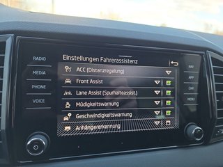 Skoda Karoq 1,5TSI DSG aAHK/Navi/Kamera/LED/ACC/Winterp.   ** - bilder 40