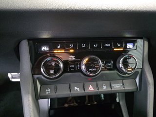 Skoda Karoq Sportline 1,5TSI DSG 4*J.Gar/aAHK/Matrix/Navi  ** - bilder 24