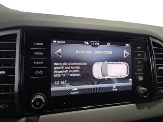 Skoda Karoq Sportline 1,5TSI DSG 4*J.Gar/aAHK/Matrix/Navi  ** - bilder 32