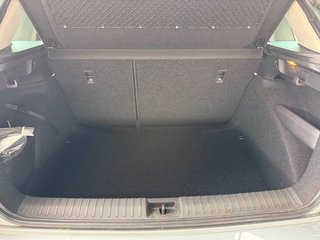 Skoda Kamiq Selection 1,0TSI DSG Kessy/Kamera/Temp/2-Z.Klimaaut.  ** - foto 13