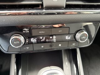 Skoda Kamiq Selection 1,0TSI DSG Kessy/Kamera/Temp/2-Z.Klimaaut.  ** - foto 17
