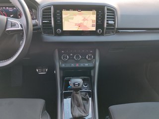 Skoda Karoq 2.0 TSI Sportline 4x4 LED/NAVI/AHK - bilder 6