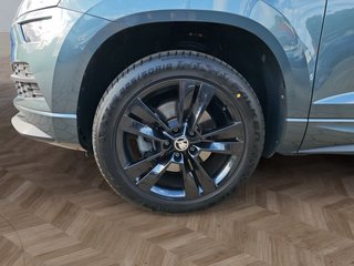 Skoda Karoq 2.0 TSI Sportline 4x4 LED/NAVI/AHK - bilder 9