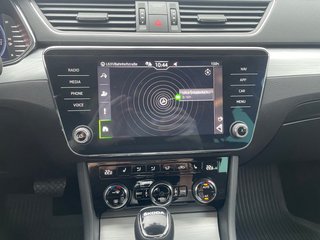 Skoda Superb Combi 1,5TSI DSG Navi/Kamera/el.Klappe/Kessy - foto 13