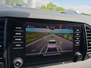 Skoda Karoq Sportline 1,5TSI DSG aAHK/Matrix/Kessy/Winterp.  ** - bilder 33