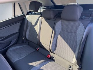 Skoda Superb Combi 2,0TDI DSG Navi/DCC/ACC/Kamera/Sitzhz.  ** - bilder 8