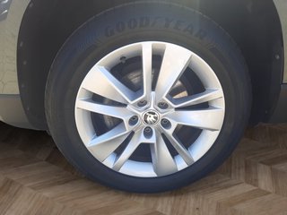 Skoda Karoq 1.5 TSI ACT Drive 125 Navi/LED/ACC/DAB/ - foto 9