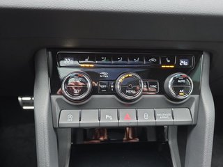 Skoda Karoq Sportline 1,5TSI DSG 4*J.Gar/Pano/aAHK/Matrix/Navi    ** - foto 24