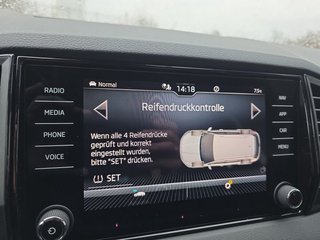 Skoda Karoq Sportline 1,5TSI DSG 4*J.Gar/Pano/aAHK/Matrix/Navi    ** - foto 35