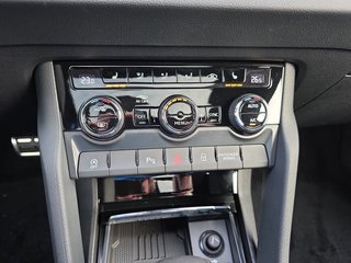 Skoda Karoq Sportline 1,5TSI DSG 4*J.Gar/Pano/aAHK/Matrix/Navi    ** - bilder 25