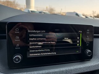 Skoda Kamiq Selection 1,5TSI DSG AHK/Kamera/LED/Kessy/Winterp.  ** - bilder 39