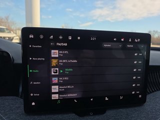 Skoda Superb Combi 2,0TDI DSG Navi/DCC/ACC/Kamera/Sitzhz.  ** - foto 24