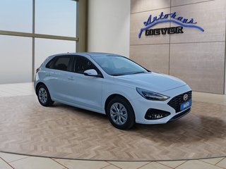 Hyundai i30 1.0T-GDI 7DCT 115PS Voll-LED/Navi/Kamera/Winterp.  ** - foto 2