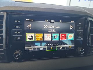 Skoda Karoq Sportline 1,5TSI DSG 4*J.Gar/Pano/aAHK/Matrix/Navi    ** - bilder 25