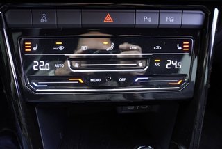 Volkswagen T-Roc R-Line 1,5TSI aAHK/19*Alu/Easy Open   ** - bilder 17