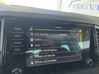 Skoda Karoq 1,5TSI DSG 4*J.Gar/aAHK/Kamera/Kessy/Winterp.  ** - bilder 32