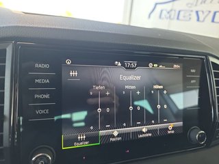 Skoda Karoq 1,5TSI DSG 4*J.Gar/aAHK/Kamera/Kessy/Winterp.  ** - bilder 35