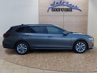 Skoda Superb Combi 2,0TDI DSG Navi/DCC/ACC/Kamera/Sitzhz.   ** - foto 1