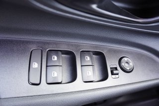 Hyundai i20 1,2 79PS Navi/Winterp/Kamera/Temp/Pdc  ** - bilder 19