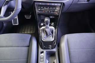 Volkswagen T-Roc R-Line 1,5TSI DSG UPE=45500 Euro    ** - bilder 17