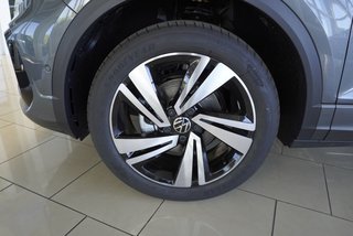 Volkswagen T-Roc R-Line 1,5TSI DSG UPE=45500 Euro    ** - bilder 30