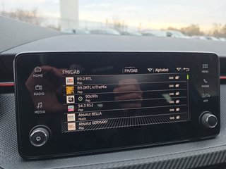 Skoda Kamiq Monte Carlo 1,5TSI DSG 4*J.Gar/AHK/18*Alu/el.Klappe  ** - foto 26