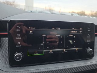 Skoda Kamiq Monte Carlo 1,5TSI DSG 4*J.Gar/AHK/18*Alu/el.Klappe  ** - foto 43