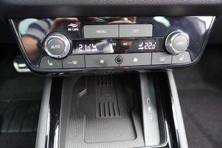 Skoda Kamiq Monte Carlo 1,5TSI DSG 4*J.Gar/18*Alu/el.Klappe  ** - bilder 17