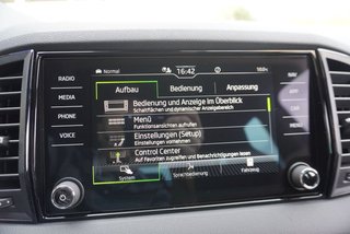 Skoda Karoq Sportline 1,5TSI DSG aAHK/Matrix/Kessy/Kamera   ** - bilder 44