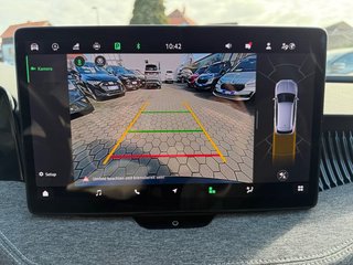 Skoda Superb Combi 2,0TDI DSG Navi/DCC/ACC/Kamera/Sitzhz.  ** - bilder 23