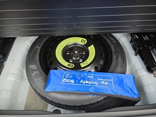 Hyundai TUCSON 1.6 T-GDI 18*Alu/LED/Navi/Keyless/Kamera    ** - bilder 15