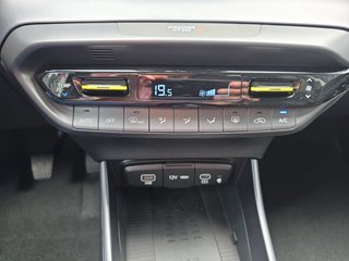 Hyundai i20 1.0 T-GDI Navi/LED/Kamera/Winterp/Keyless ** - foto 17
