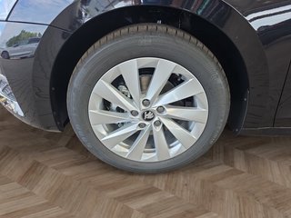 Skoda Octavia 1,5TSI DSG aAHK/Matrix/ACC/Kamera/el.Klappe   ** - foto 10