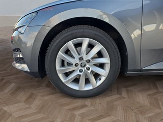 Skoda Superb Combi 1,5TSI DSG Navi/Kamera/el.Klappe/Kessy         ** - foto 9