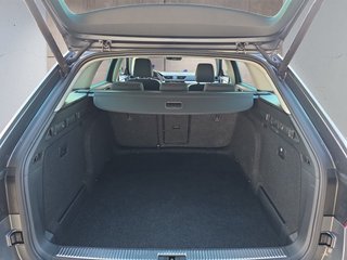Skoda Superb Combi 1,5TSI DSG Navi/Kamera/el.Klappe/Kessy         ** - foto 11