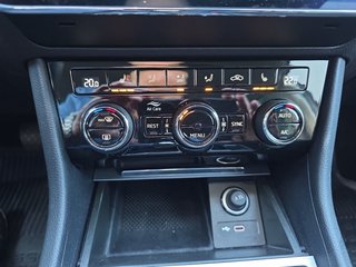 Skoda Superb Combi 1,5TSI DSG Navi/Kamera/el.Klappe/Kessy         ** - foto 19