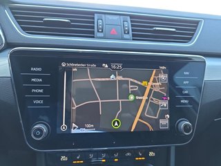 Skoda Superb Combi 1,5TSI DSG Navi/Kamera/el.Klappe/Kessy         ** - foto 24