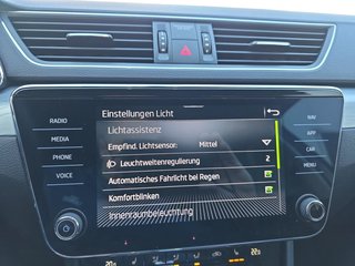 Skoda Superb Combi 1,5TSI DSG Navi/Kamera/el.Klappe/Kessy         ** - foto 32