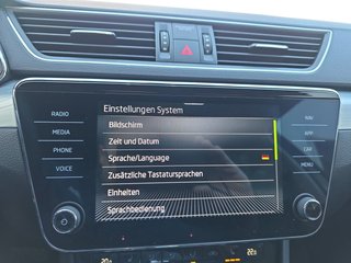 Skoda Superb Combi 1,5TSI DSG Navi/Kamera/el.Klappe/Kessy         ** - foto 38