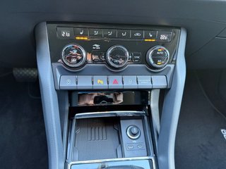 Skoda Karoq 1,5TSI DSG aAHK/Navi/Kamera/LED/ACC/Winterp.   ** - foto 23