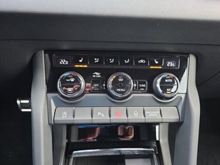 Skoda Karoq Sportline 1,5TSI DSG aAHK/Matrix/Kessy/Winterp.    ** - bilder 23