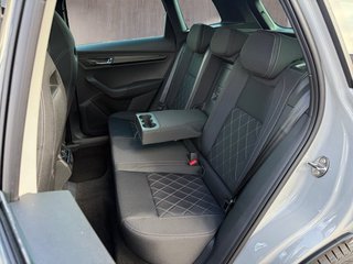 Skoda Karoq Sportline 1,5TSI DSG 4*J.Gar/Pano/aAHK/Matrix/Navi    ** - bilder 10