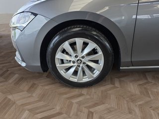 Skoda Superb Combi 2,0TDI DSG Navi/DCC/ACC/Kamera/Sitzhz.   ** - foto 10