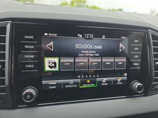 Skoda Karoq Sportline 1,5TSI DSG 4*J.Gar/aAHK/Matrix/Navi  ** - foto 24