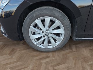 Skoda Superb Combi 2,0TDI DSG Navi/DCC/ACC/Kamera/Sitzhz.  ** - foto 11