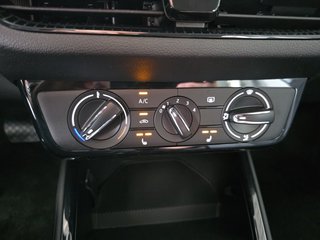 Skoda Fabia 1,0TSI DSG 5*J.Gar/LED/Winterp/Temp.   ** - foto 19