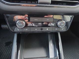 Skoda Kamiq Selection 1,0TSI DSG AHK/Kamera/LED/Kessy/Winterp.  ** - foto 20