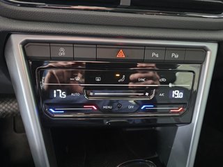 Volkswagen T-Roc Life 2,0TDI DSG Navi/LED/Alu/ACC/Parkas.  ** - foto 19